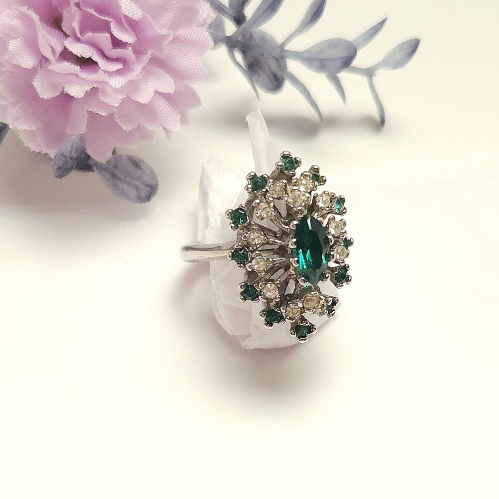 Vintage 18KT HGE White Gold Emerald & Cubic Zirconia Ring Cocktail Ring - Picture 6 of 14